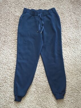 Lululemon Women's Navy Blue Jogger Sweatpants Size 4
